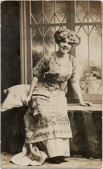 , {photograph of young woman} Likely Annie Harris. (2960), PEI Postcards
